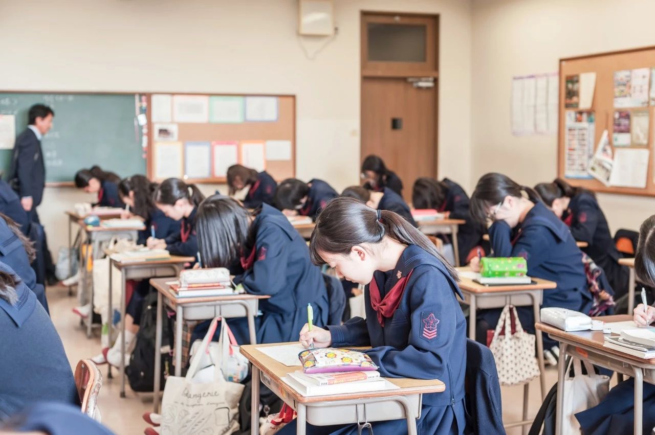 日本高中留学费用.jpg