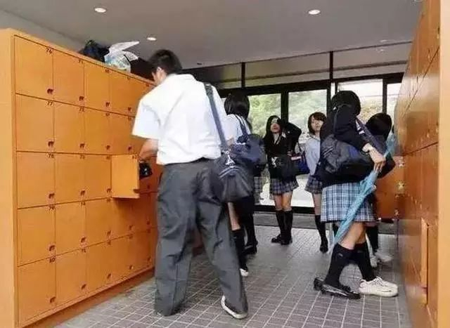 日本学生室内鞋.jpg
